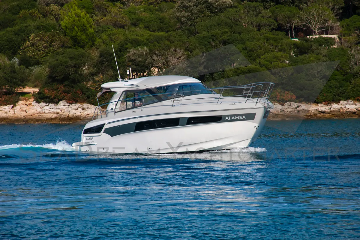 Exterior view of Sun Dreamer, a Bavaria S40 HT motorboat at Općina Sukošan, Croatia