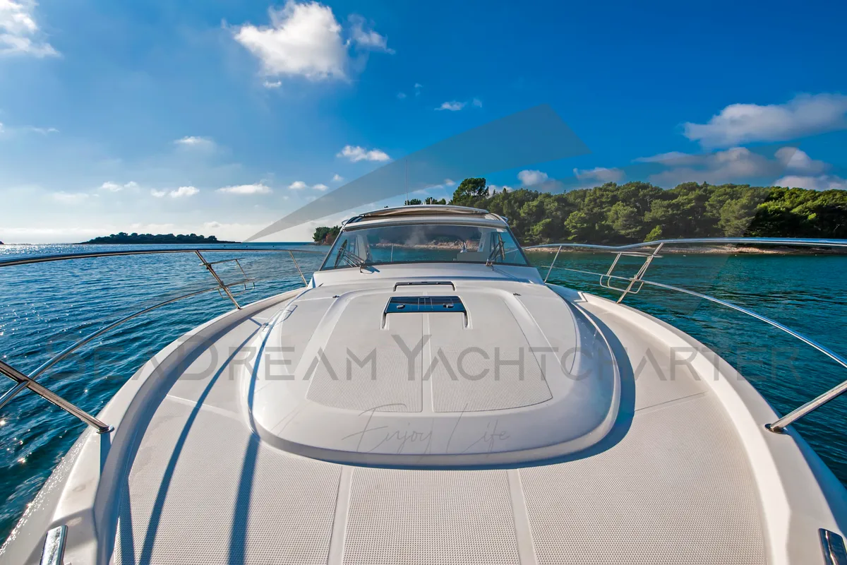 Exterior view of Sun Dreamer, a Bavaria S40 HT motorboat at Općina Sukošan, Croatia