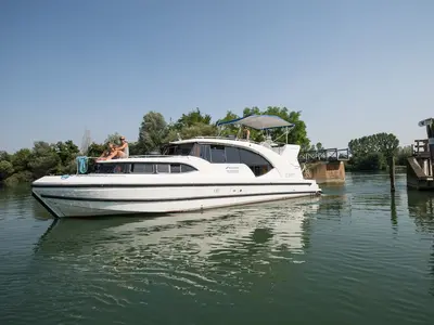 03, a Houseboat Holidays Italia S.R.L. Minuetto 6 motor yacht at Casier, Italy