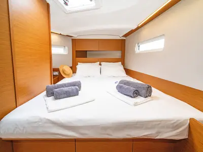 Cabin on Aella, a Jeanneau Sun Odyssey 410 sailboat at Skiathos, Greece