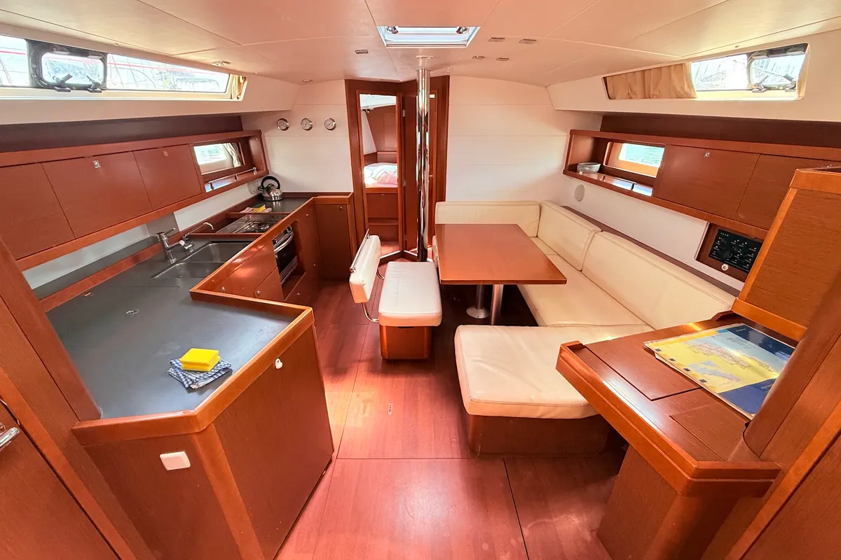 Salon of Viki, a Beneteau Oceanis 45 sailboat at Općina Sukošan, Croatia