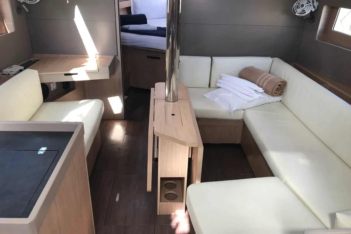 Salon of Perseus, a Beneteau Oceanis 41.1 sailboat at Tonnarella, Italy
