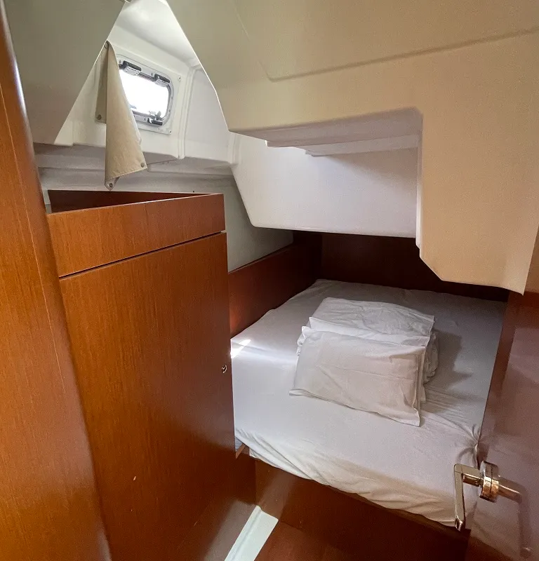Cabin on Elsa, a Beneteau Oceanis 38.1 sailboat at Općina Sukošan, Croatia
