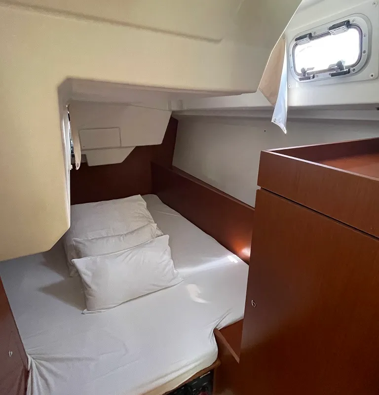 Cabin on Elsa, a Beneteau Oceanis 38.1 sailboat at Općina Sukošan, Croatia