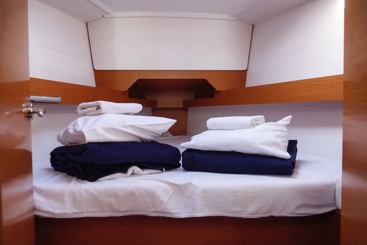 Cabin on Siberia, a Jeanneau Sun Odyssey 349 sailboat at Rogač, Croatia