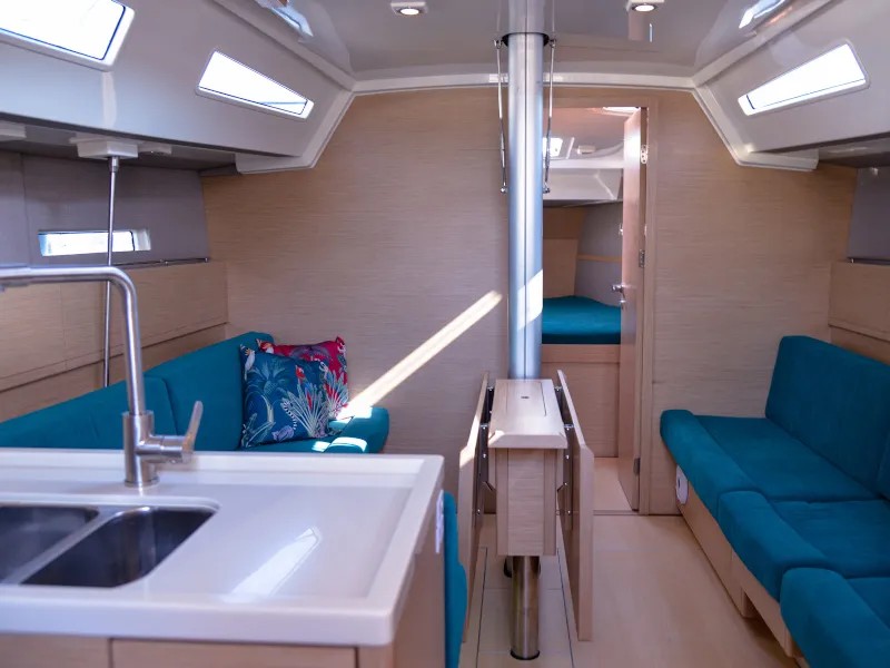 Salon of Hanunia, a More 40 sailboat at Rosignano Solvay, Italy