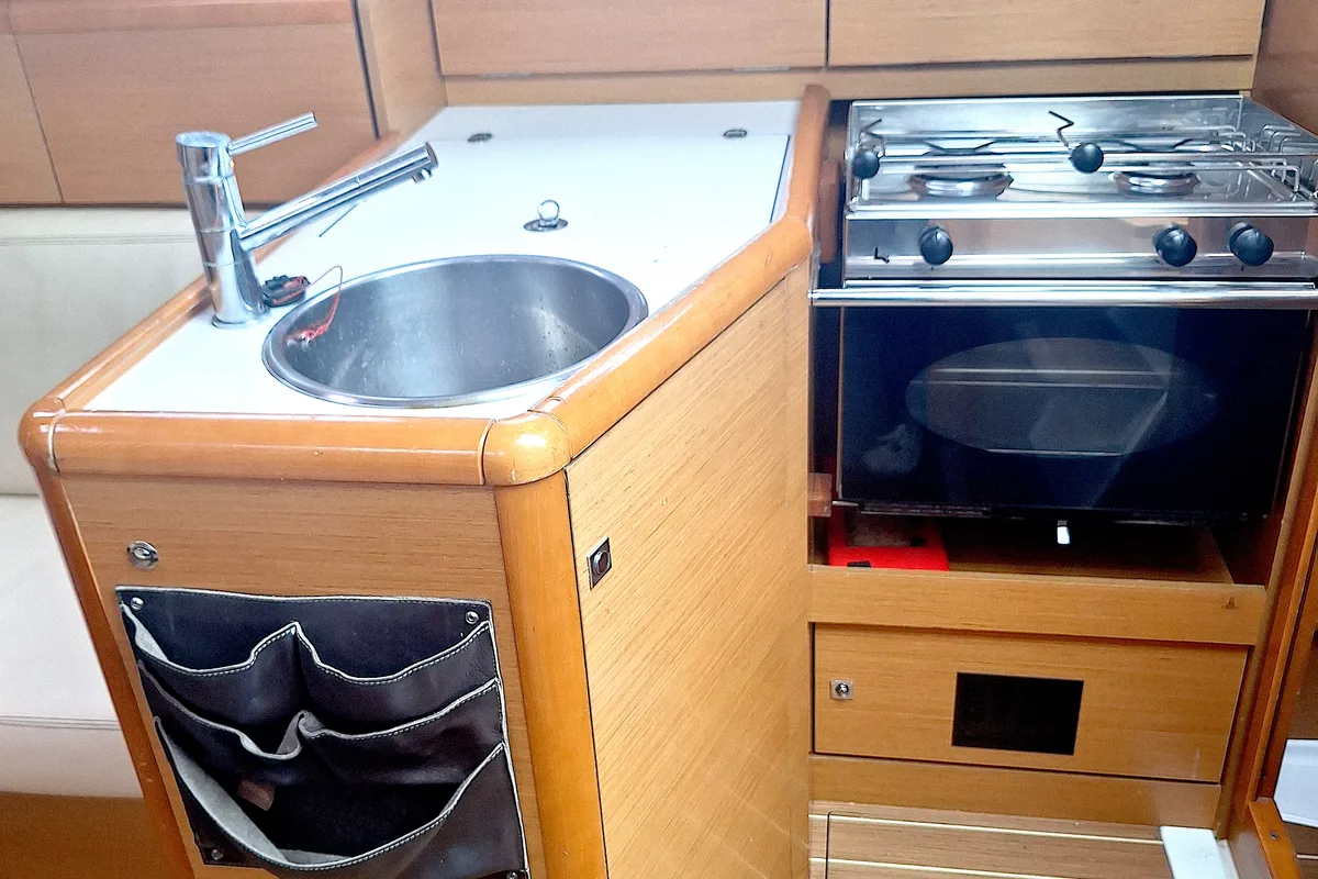 Galley of Bibidou, a Jeanneau Sun Odyssey 30i sailboat at Toulon, France