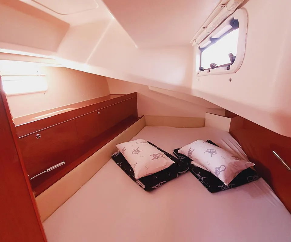 Cabin on Skyline, a Hanse 505 sailboat at Punat, Croatia