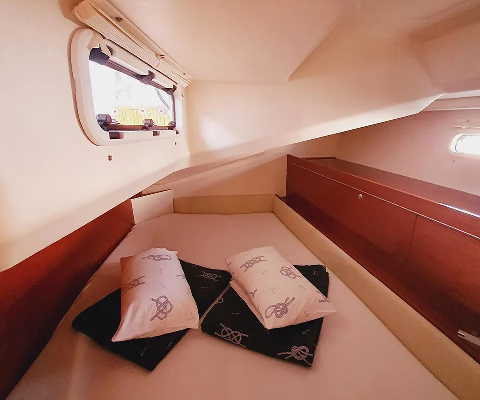 Cabin on Skyline, a Hanse 505 sailboat at Punat, Croatia