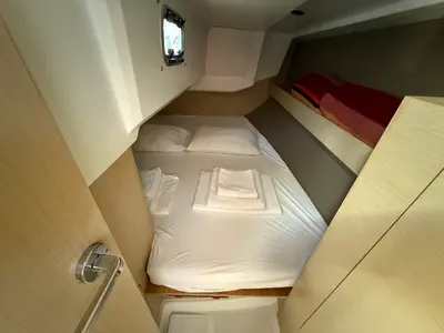 Cabin on Mañana, a Beneteau Oceanis 30.1 sailboat at Općina Sukošan, Croatia