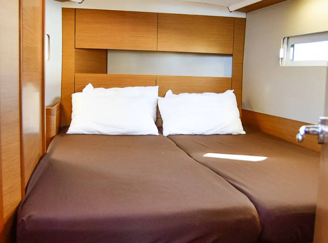 Cabin on Aegeas, a Jeanneau Sun Odyssey 410 sailboat at Kavala, Greece