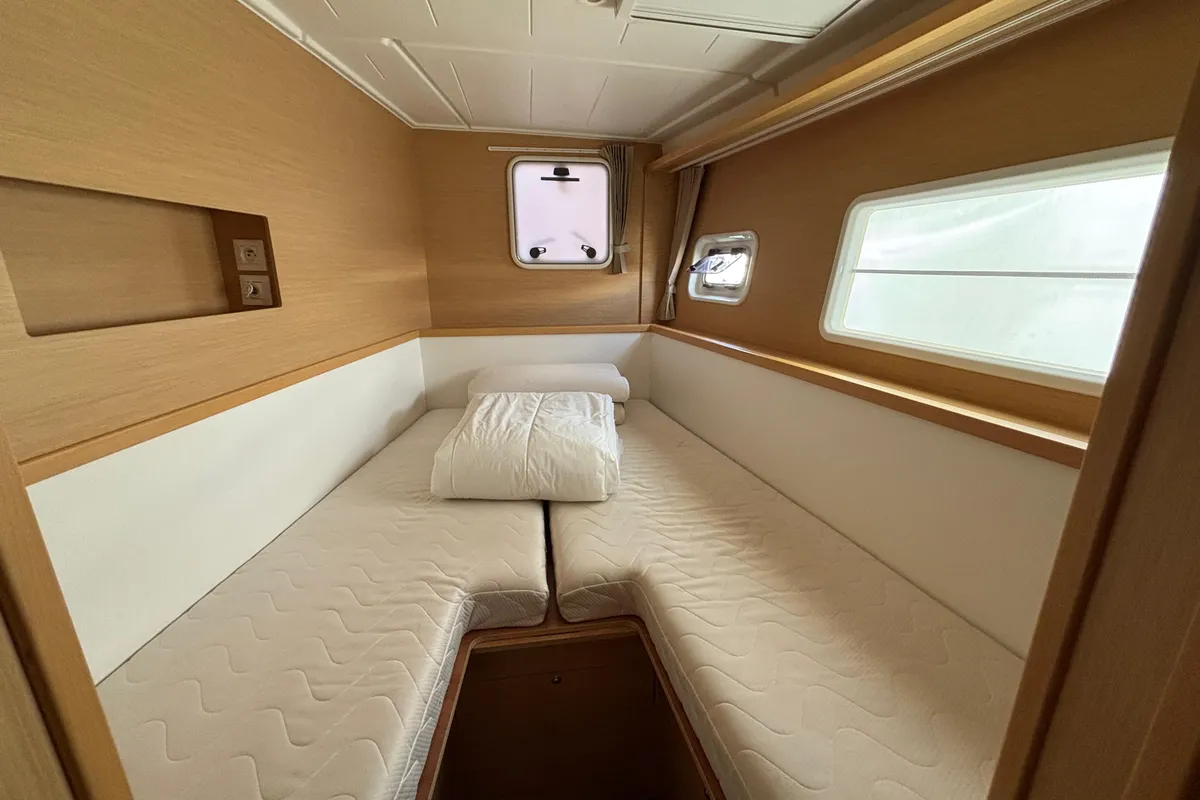 Cabin on Aragorn, a Lagoon 400 S2 catamaran at Piombino, Italy