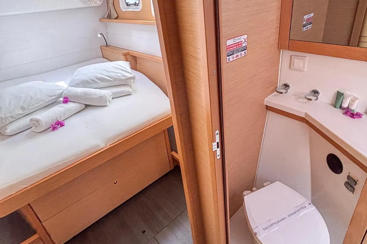 Cabin on Red Twin, a Lagoon 450 F catamaran at Primošten, Croatia
