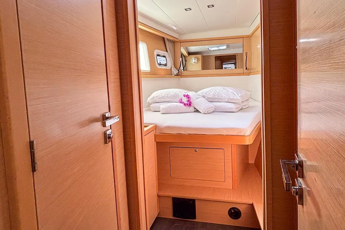 Cabin on Red Twin, a Lagoon 450 F catamaran at Primošten, Croatia
