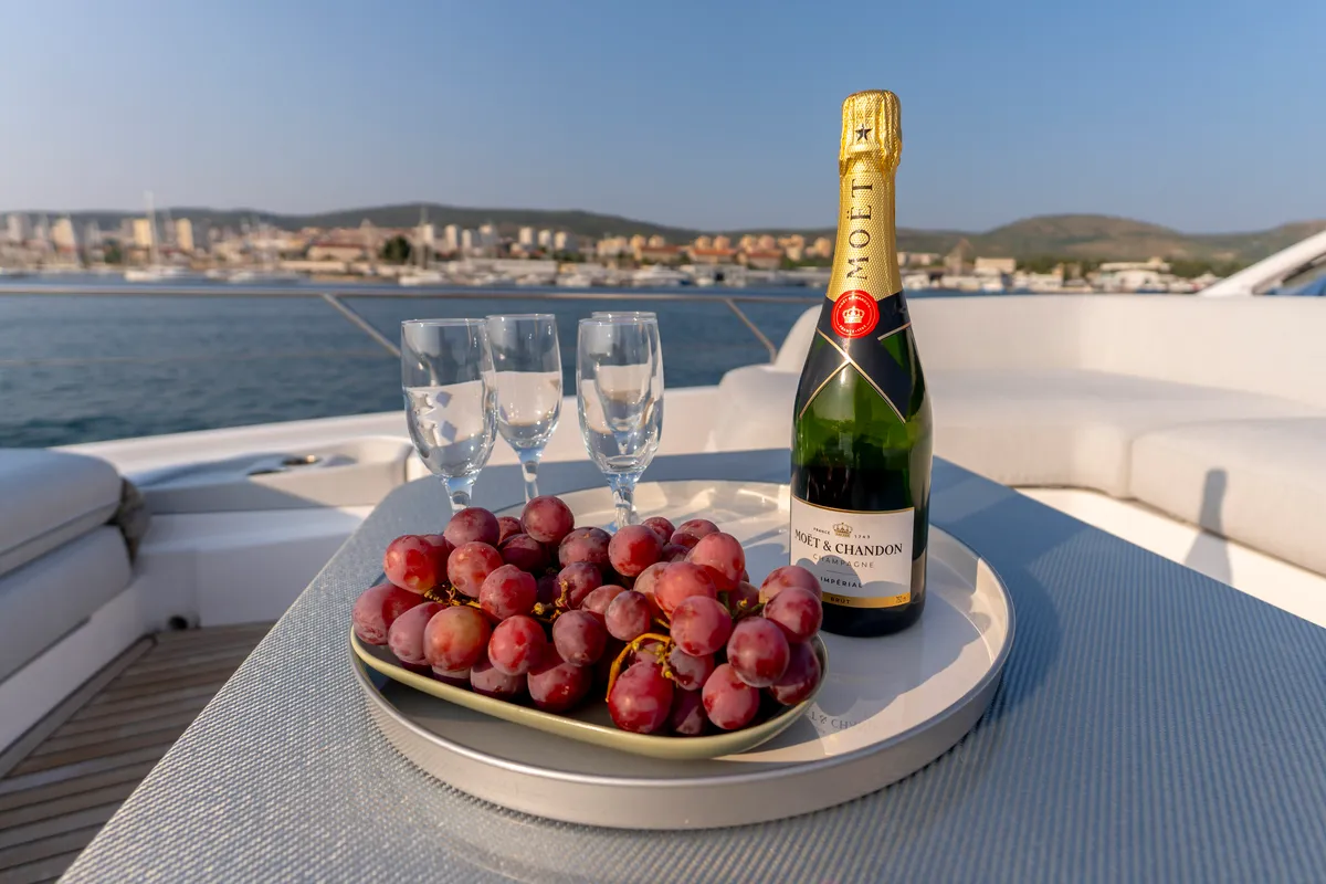 Felicita, a Azimut S7 motor yacht at Grad Šibenik, Croatia