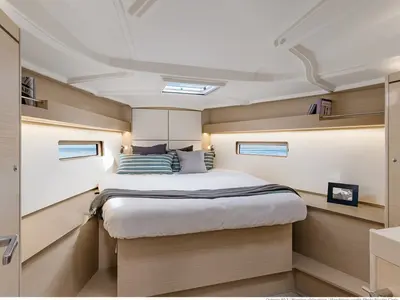 Cabin on Raz Kaiou, a Beneteau Oceanis 40.1 sailboat at Kerners, France