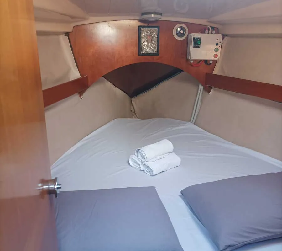 Cabin on Nela, a Beneteau Oceanis 37 sailboat at Lefkada, Greece