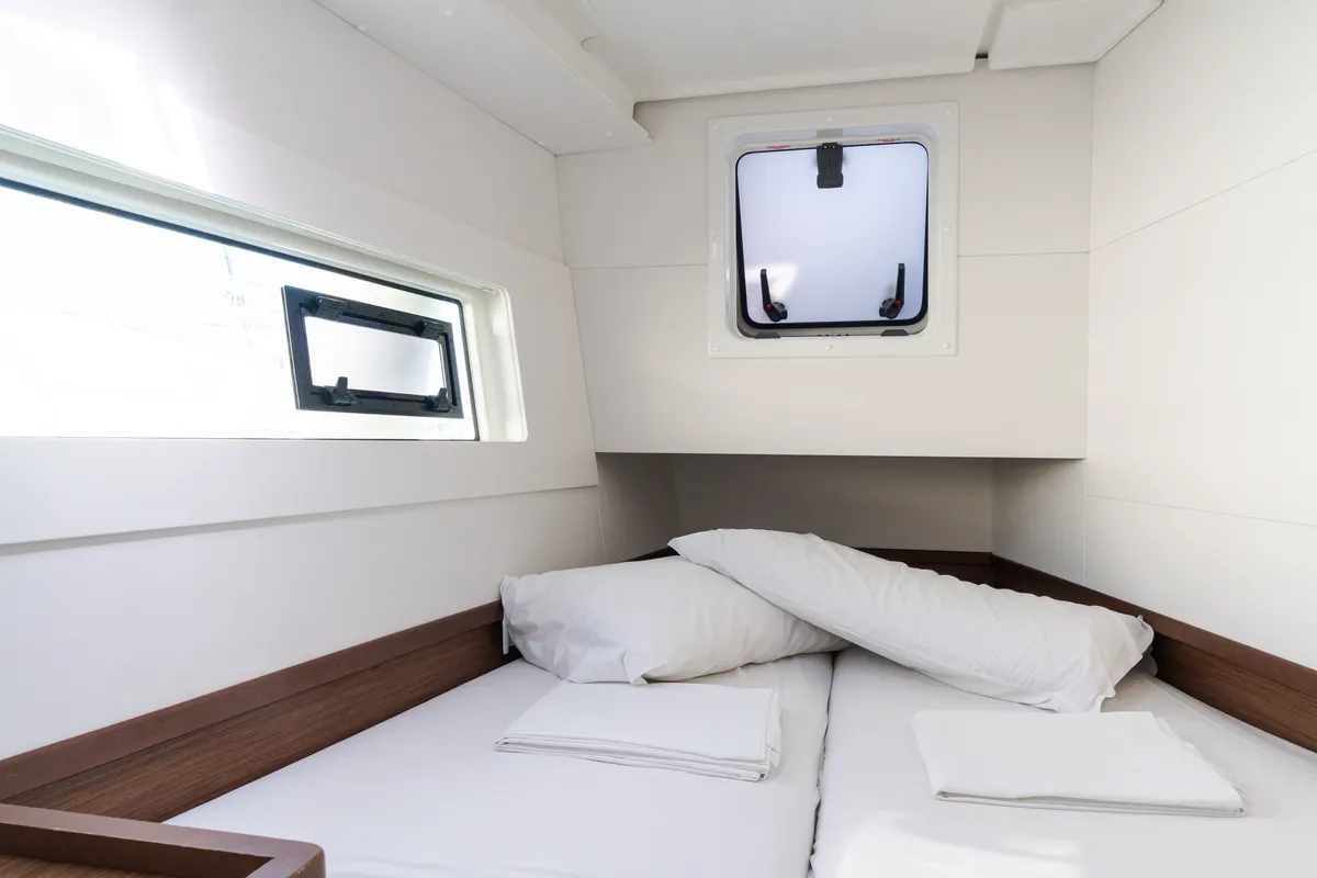 Cabin on Lagoon 40, a catamaran at Tonnarella, Italy