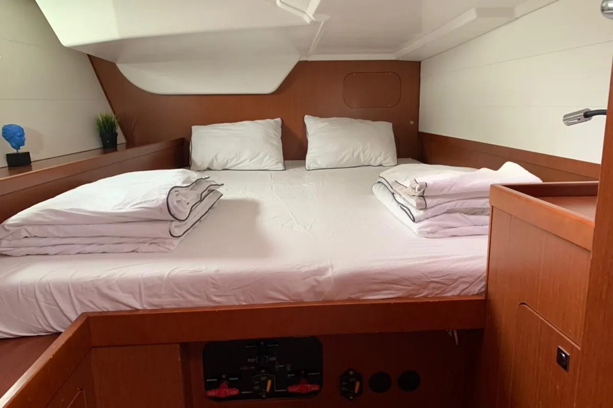 Cabin on Alisa, a Beneteau Oceanis 48 sailboat at Athens, Greece