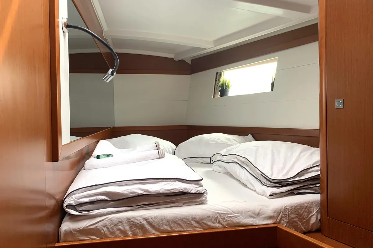 Cabin on Alisa, a Beneteau Oceanis 48 sailboat at Athens, Greece
