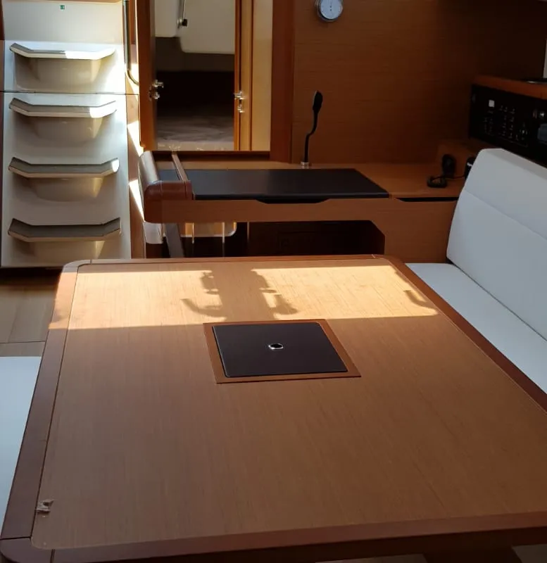 Salon of Pata, a Jeanneau Sun Odyssey 519 sailboat at Cannigione, Italy