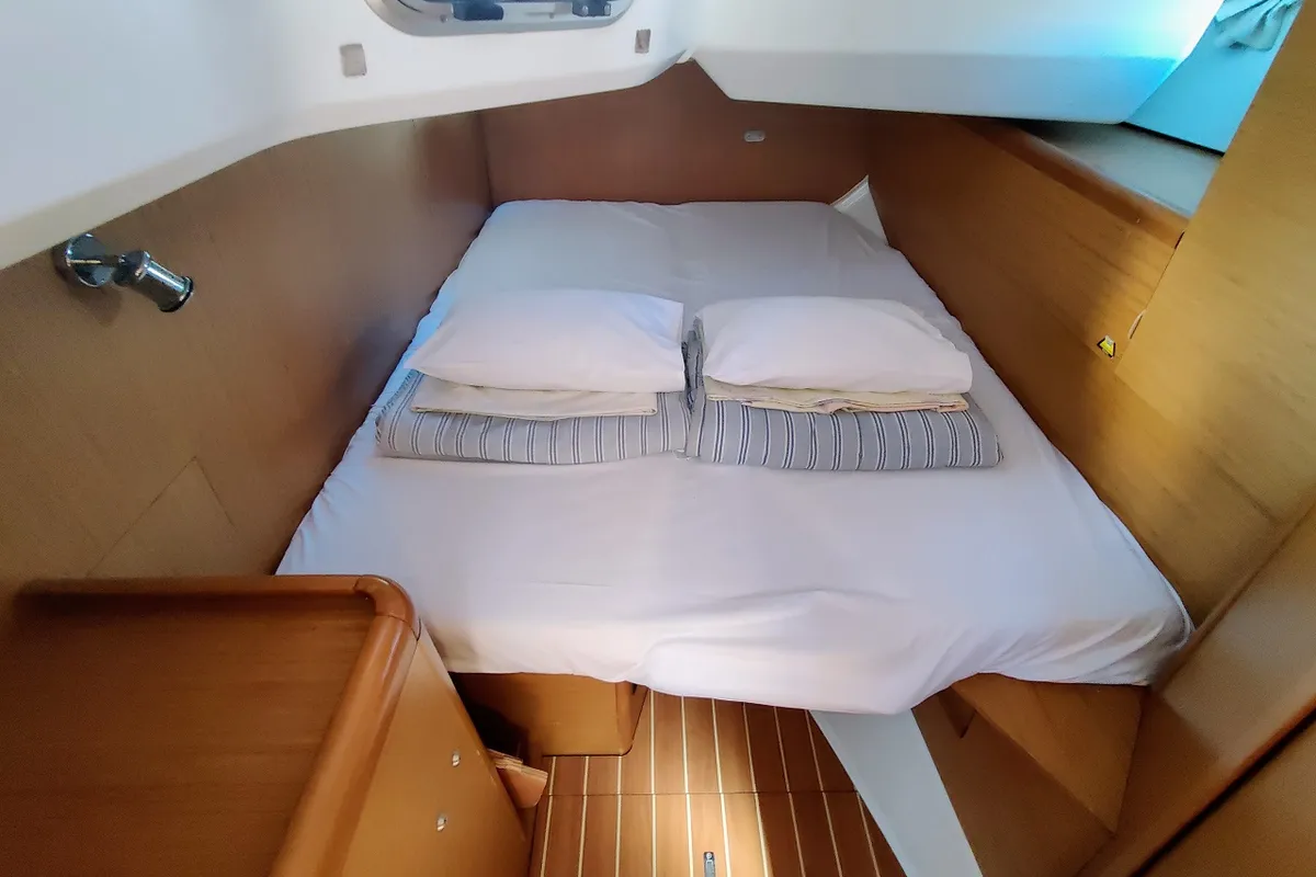 Cabin on Lady Joanna, a Jeanneau Sun Odyssey 49i sailboat at Općina Sukošan, Croatia