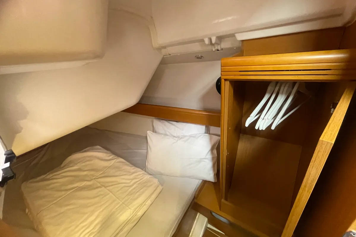 Cabin on Agatha, a Jeanneau Sun Odyssey 36i sailboat at Zadar, Croatia