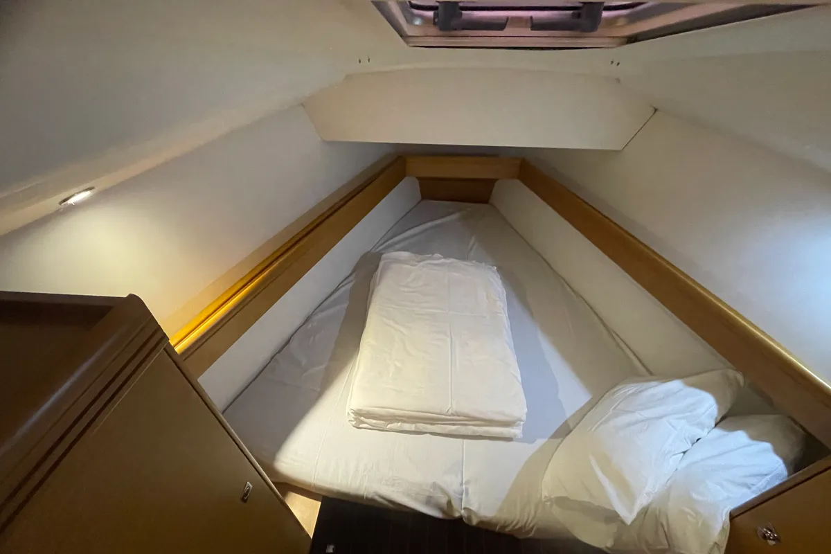 Cabin on Agatha, a Jeanneau Sun Odyssey 36i sailboat at Zadar, Croatia