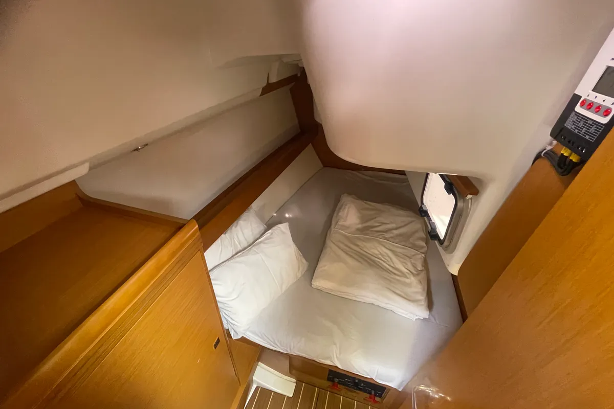 Cabin on Agatha, a Jeanneau Sun Odyssey 36i sailboat at Zadar, Croatia