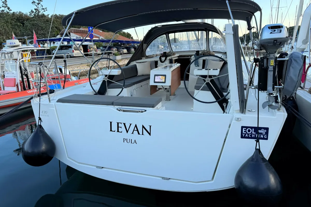 Salon of Levan, a Dufour 430 GL sailboat at Grad Pula, Croatia