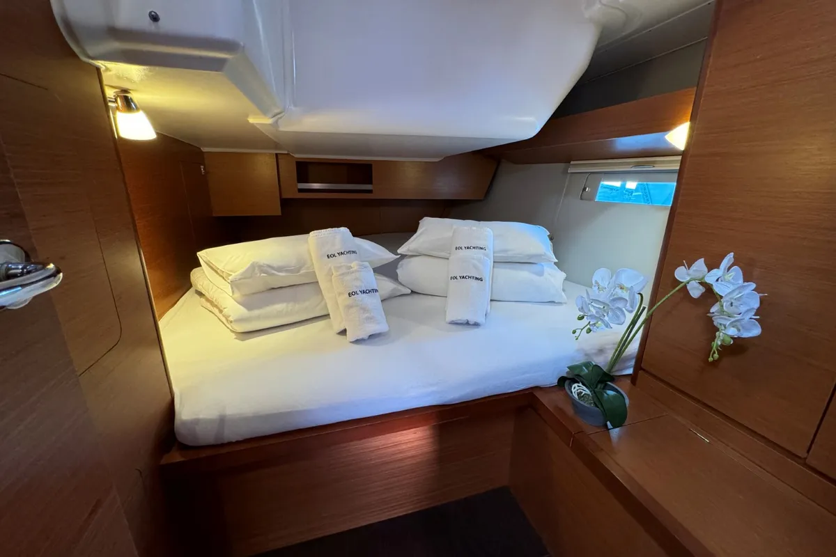 Salon of Levan, a Dufour 430 GL sailboat at Grad Pula, Croatia