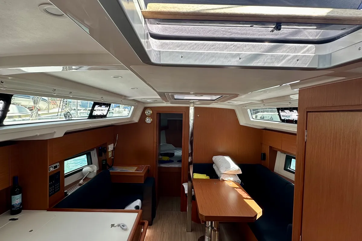 Salon of Surf Point, a Bavaria C38 sailboat at Split, Croatia