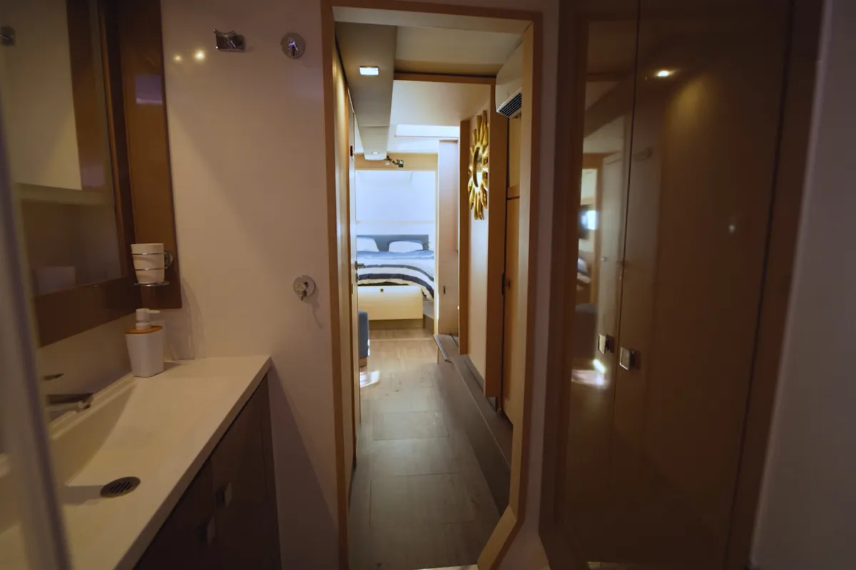 Cabin on Enéa, a Fountaine Pajot Lucia 40 catamaran at Rangiroa
