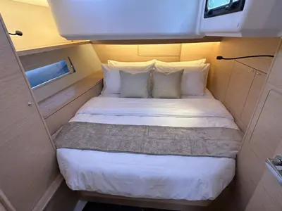 Cabin on Jéroboam, a Dufour 470 sailboat at Salerno, Italy