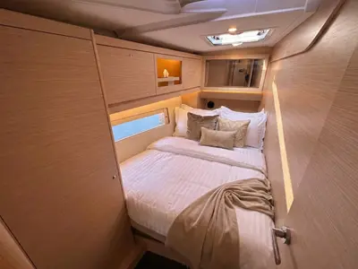 Cabin on Jéroboam, a Dufour 470 sailboat at Salerno, Italy