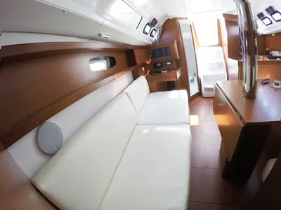 Salon of Honey, a Beneteau Oceanis 31 sailboat at Split, Croatia