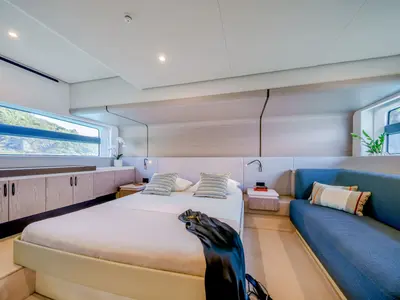 Cabin on White, a Azimut 53 Fly motor yacht at Podstrana - Miljevac, Croatia