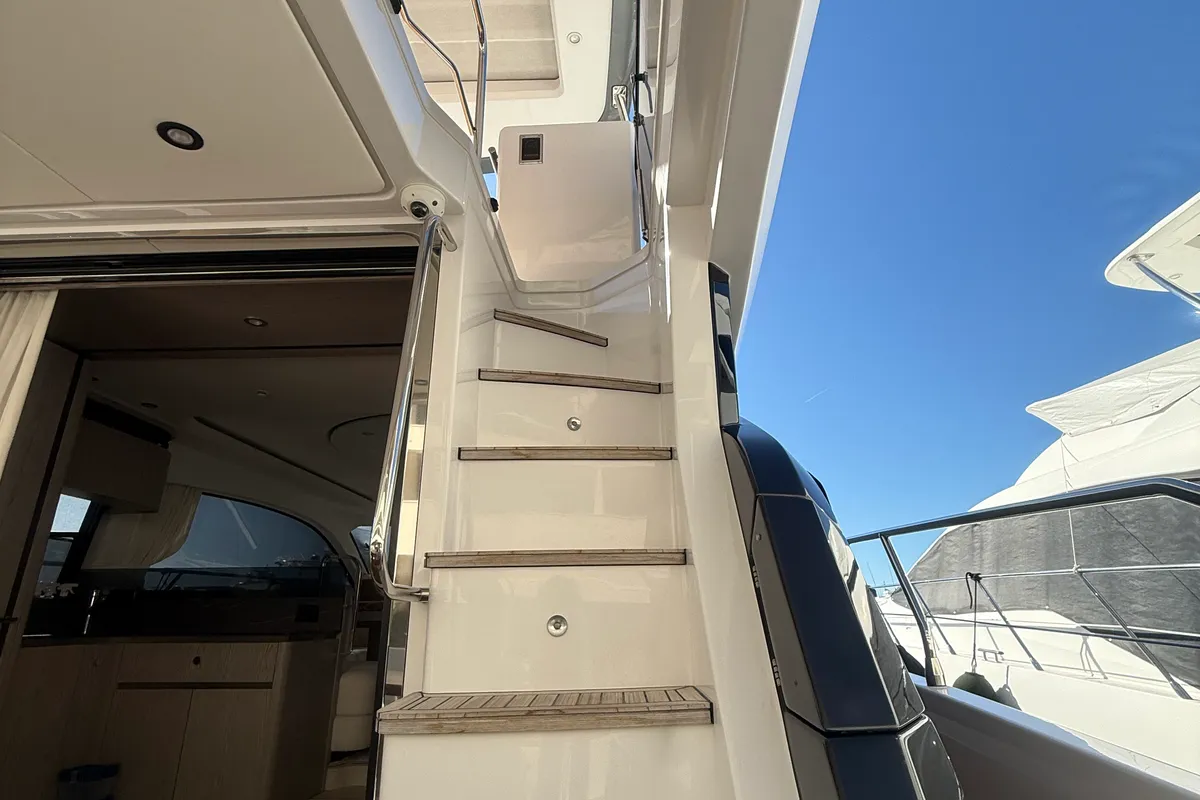 White, a Azimut 53 Fly motor yacht at Podstrana - Miljevac, Croatia