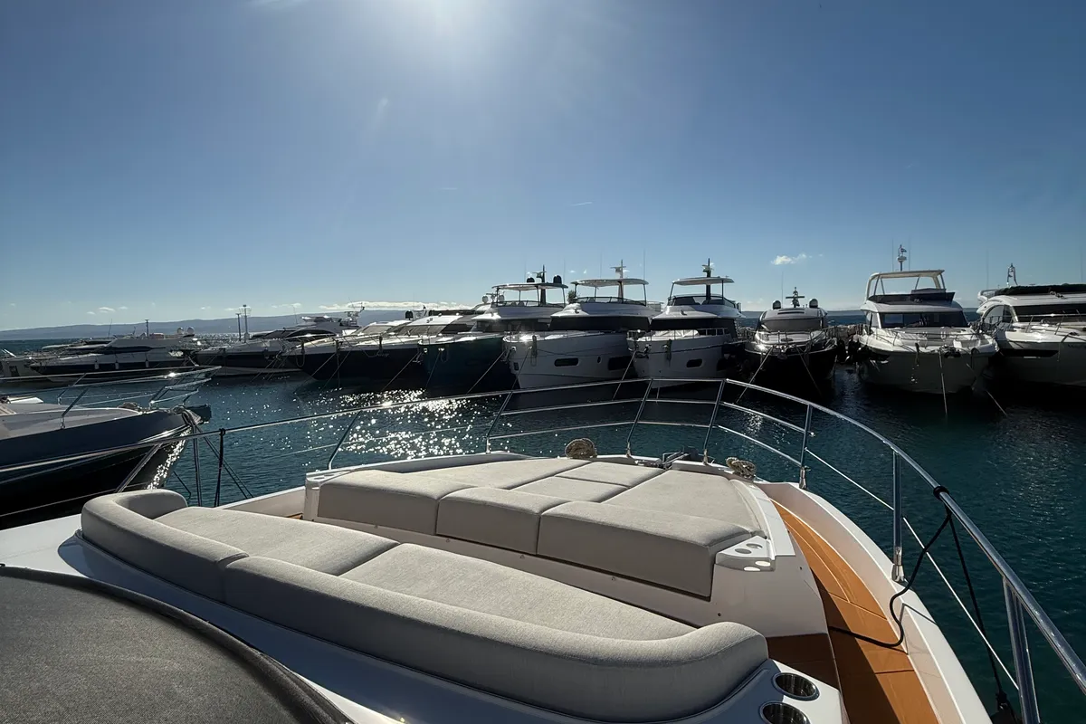 White, a Azimut 53 Fly motor yacht at Podstrana - Miljevac, Croatia