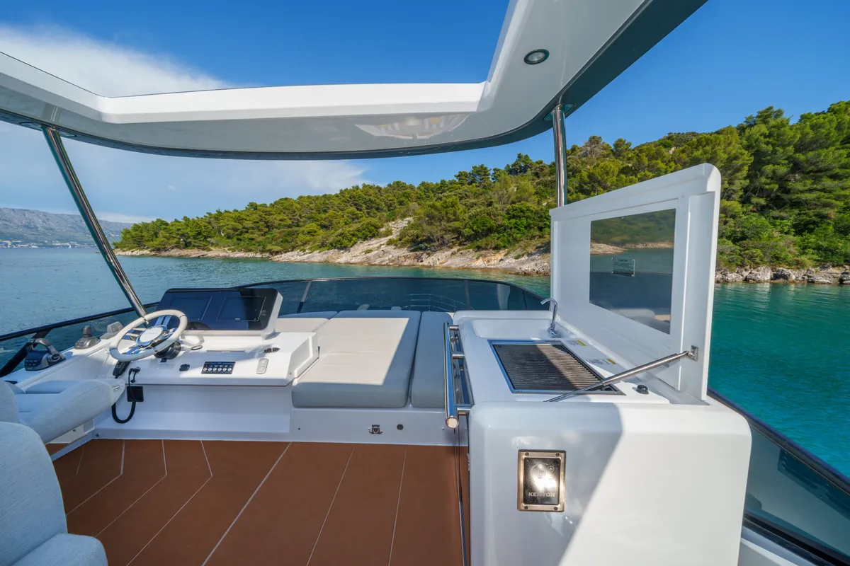 White, a Azimut 53 Fly motor yacht at Podstrana - Miljevac, Croatia