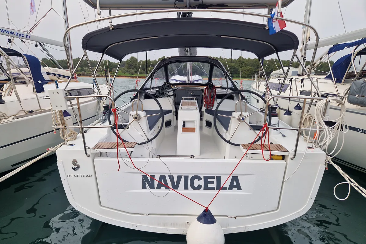 Exterior view of Navicela, a Beneteau Oceanis 34.1 sailboat at Općina Medulin, Croatia