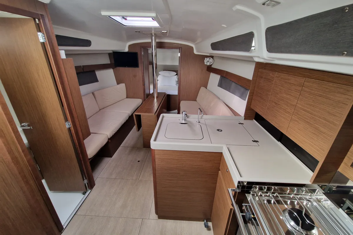 Salon of Navicela, a Beneteau Oceanis 34.1 sailboat at Općina Medulin, Croatia