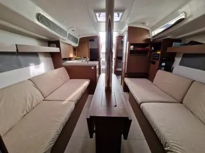 Salon of Navicela, a Beneteau Oceanis 34.1 sailboat at Općina Medulin, Croatia
