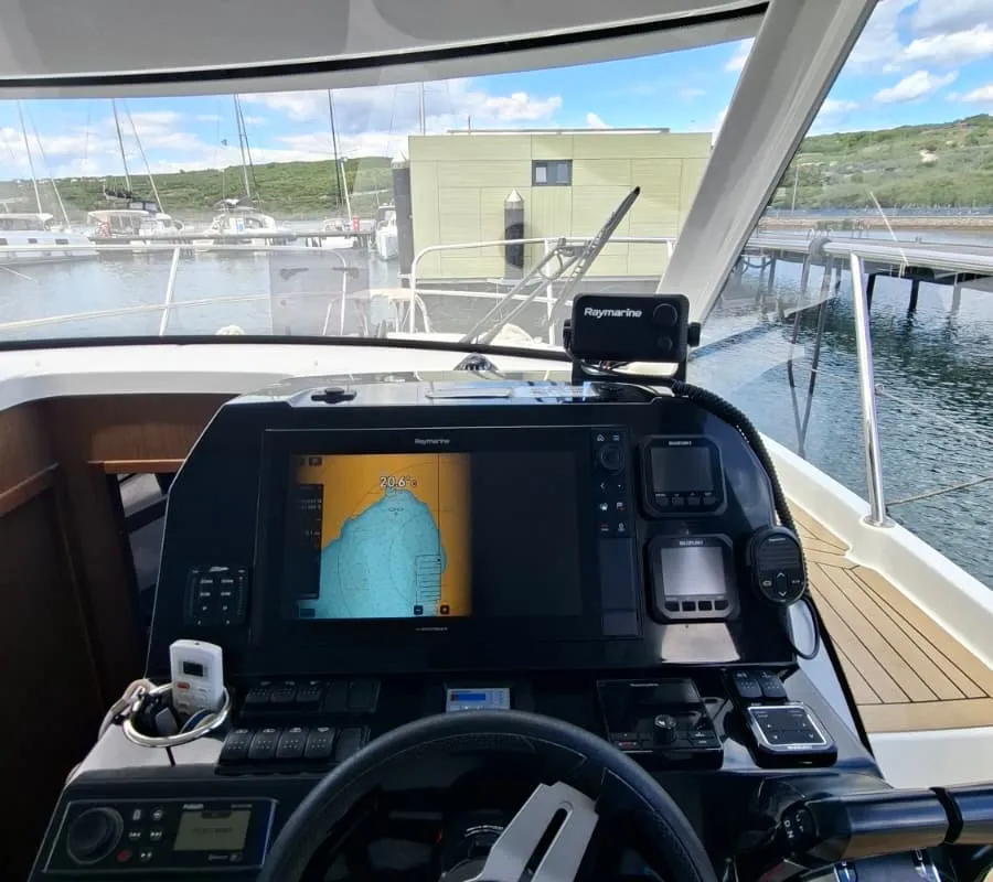 Jean, a Beneteau Antares 11 Fly OB motorboat at Punat, Croatia