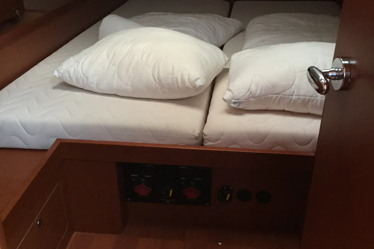 Cabin on San Clemente, a Beneteau Oceanis 48 sailboat at Sukošan, Croatia
