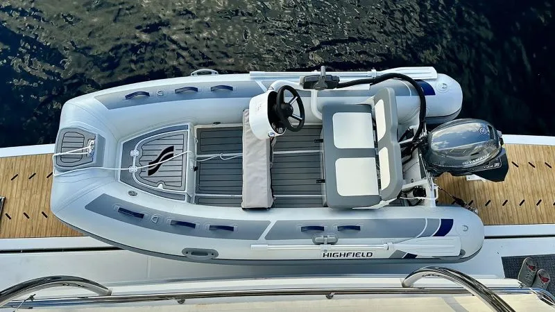 Red Lyon, a Fountaine Pajot MY5 catamaran at Central Abaco, Bahamas