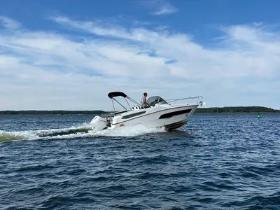 Karnic SL 702 One, a Karnic SL 702 motorboat at Göhren-Lebbin, Germany