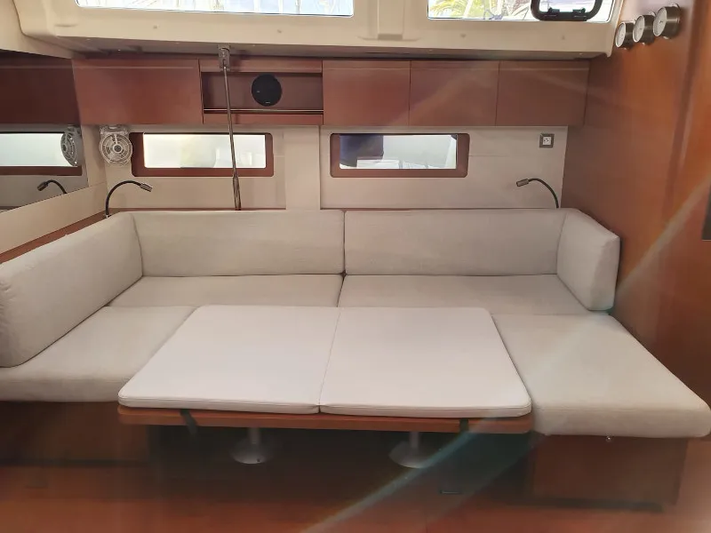Salon of Belle, a Beneteau Oceanis 51.1 sailboat at Cannigione, Italy