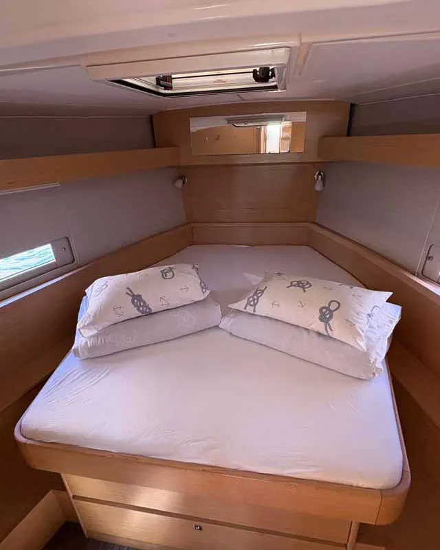 Cabin on Ansomo, a Dufour 430 sailboat at Jezera, Croatia