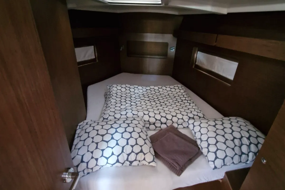 Cabin on Agios, a Beneteau Oceanis 37.1 sailboat at Grad Pula, Croatia